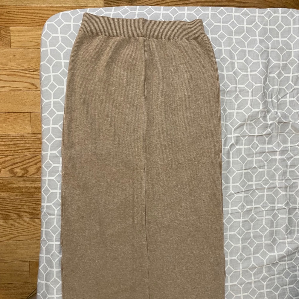 Knitted hip skirt